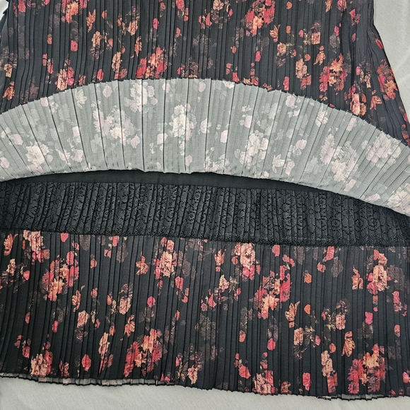 Foxiedox Black and Pink Floral Pleaded Midi‎ Dress - Picture 5 of 11